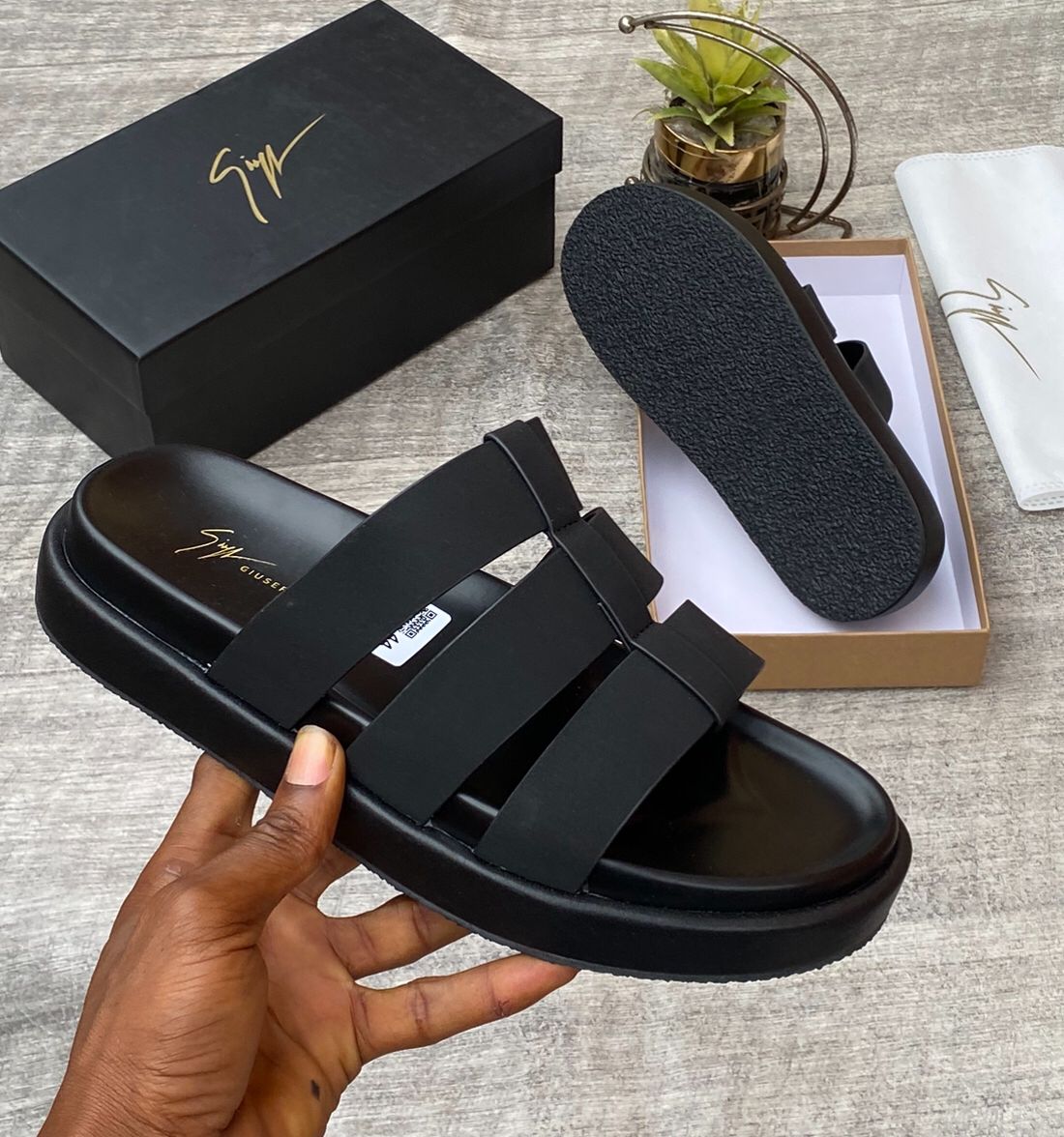 Men’s palm sandals 