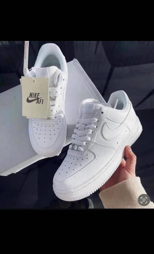 NIKE white Sneakers