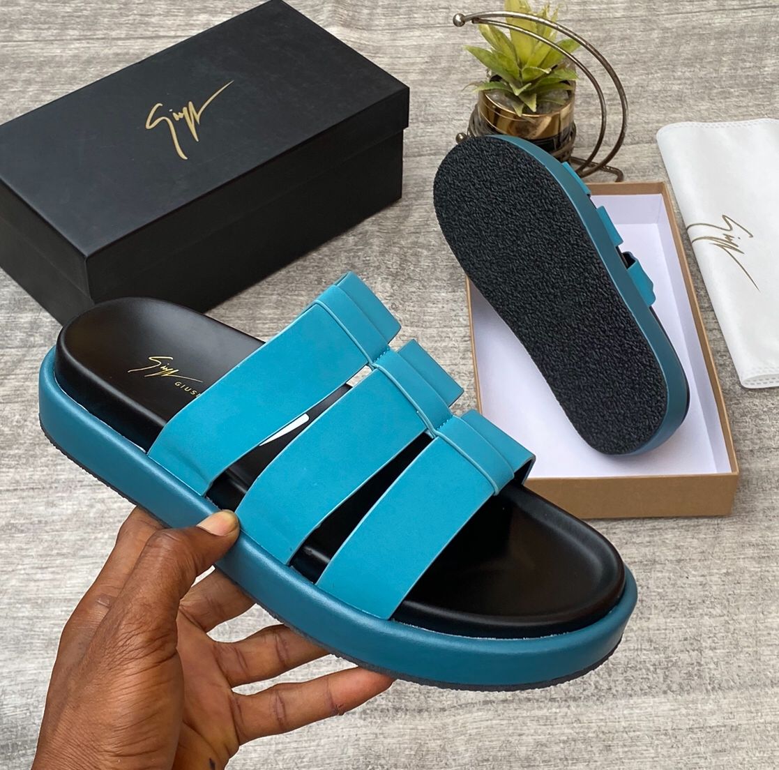Men’s palm sandals 