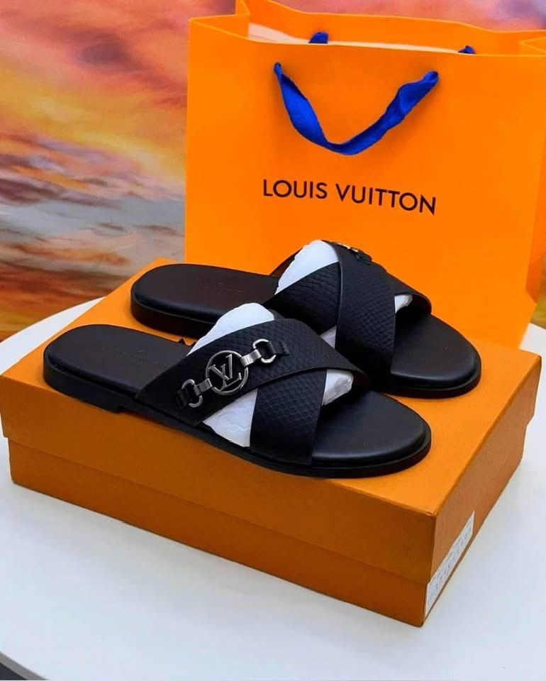 LOUIS VUITTON Palm Sandals